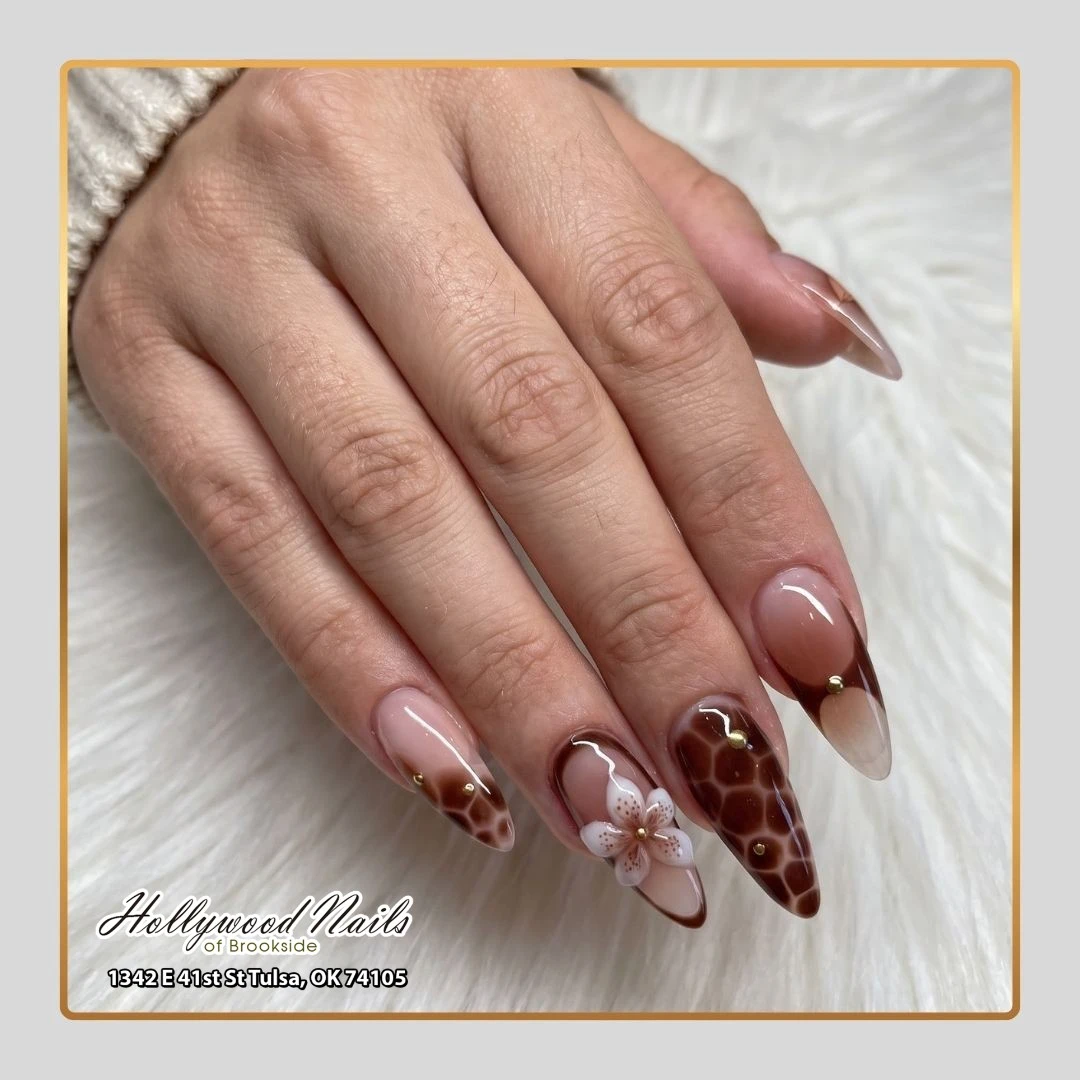 Hollywood Nails of Brookside